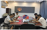 俄羅斯客戶(hù)來(lái)廠考察湘潭礦用電機(jī)車(chē)及配件