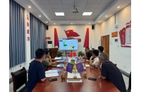 煤礦客戶(hù)深入考察湘潭蓄電池電機(jī)車(chē)廠家