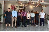 國外客戶到訪湘潭電機(jī)車廠家考察